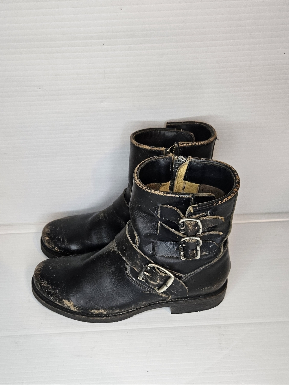 Frye Veronica Women's Short Belted Boots – Distressed Brown&Black Leather .